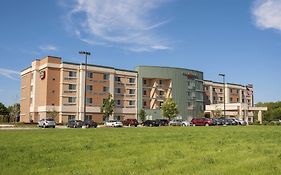 Courtyard Milwaukee Airport